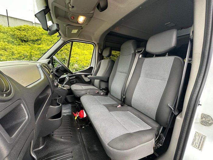 2018 Renault Master X62 Glacier White