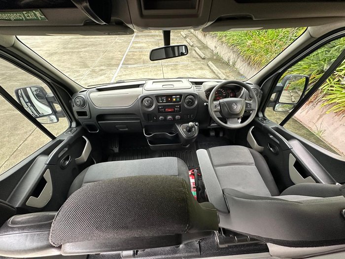 2018 Renault Master X62 Glacier White