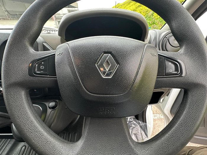 2018 Renault Master X62 Glacier White