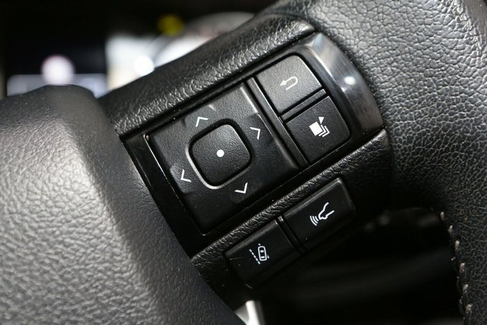 2023 Toyota Hilux SR5