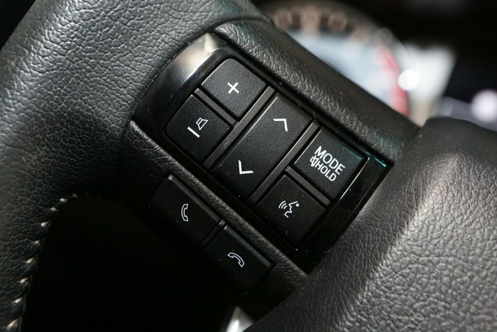 2023 Toyota Hilux SR5