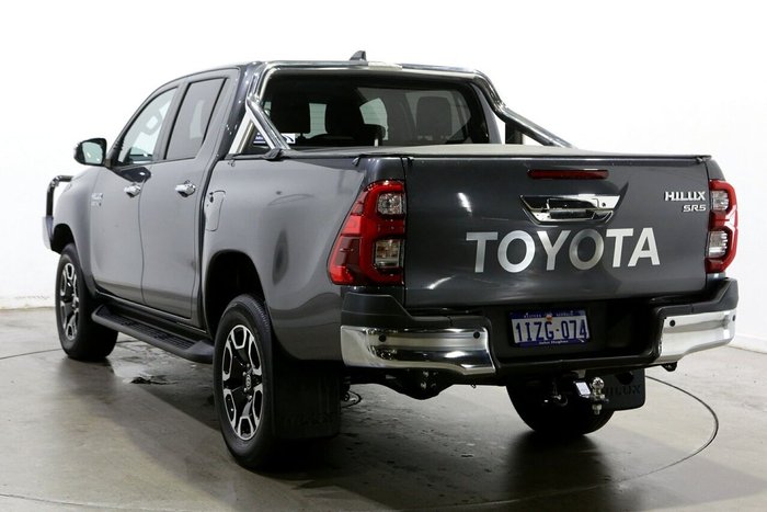 2023 Toyota Hilux SR5