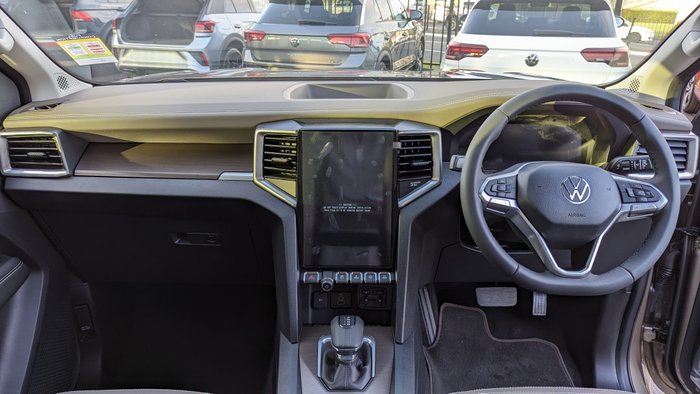 2025 VOLKSWAGEN AMAROK STYLE