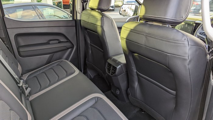 2025 VOLKSWAGEN AMAROK STYLE