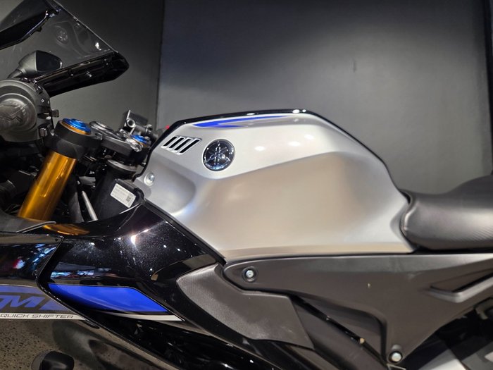 2024 Yamaha YZF-R15M SILVER