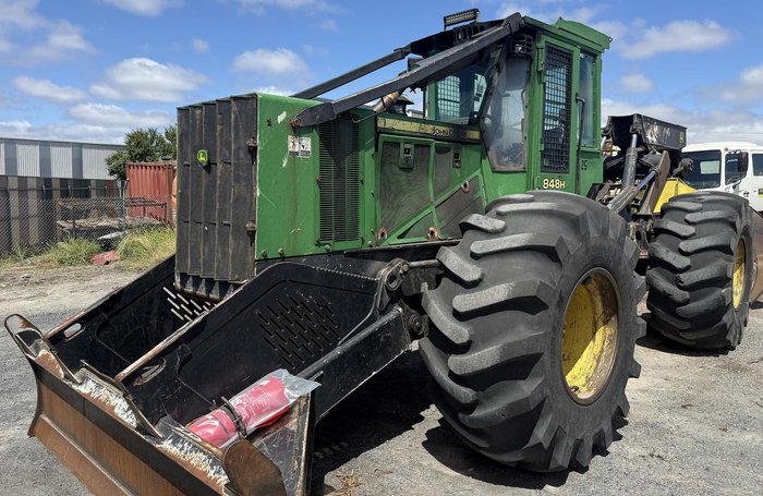 2010 John Deere 848H Green