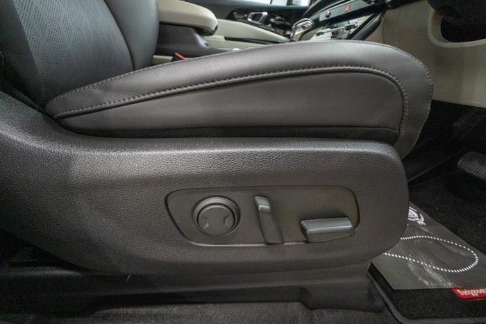 2023 Kia Carnival SLi