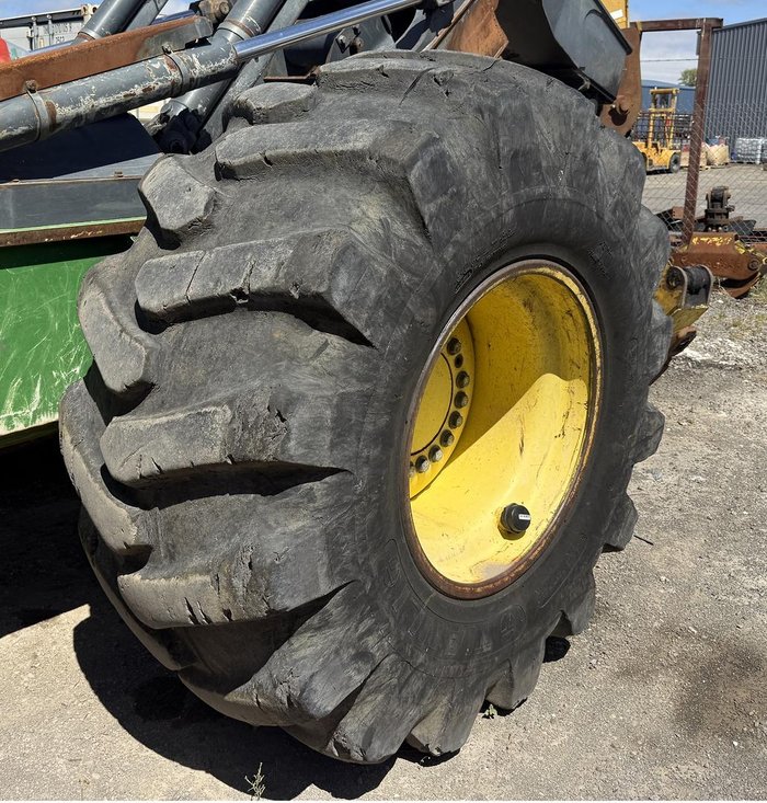 2016 John Deere 648L Green