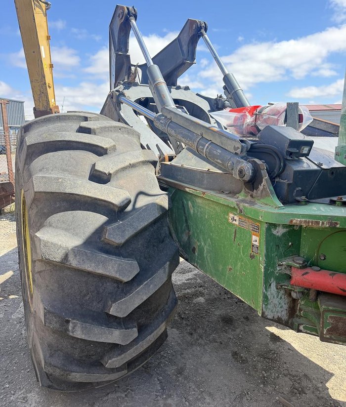 2016 John Deere 648L Green