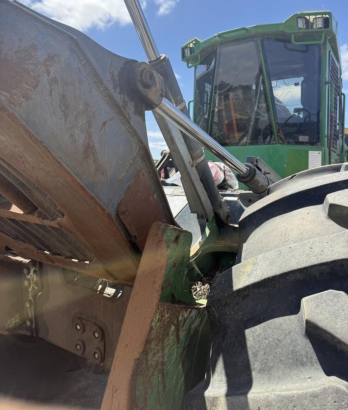 2016 John Deere 648L Green