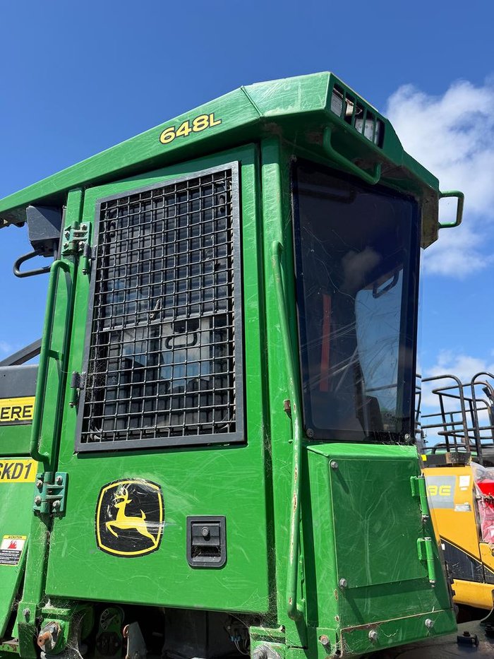 2016 John Deere 648L Green