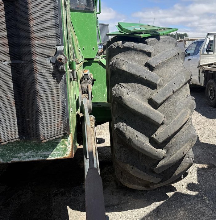 2016 John Deere 648L Green
