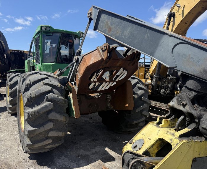 2016 John Deere 648L Green
