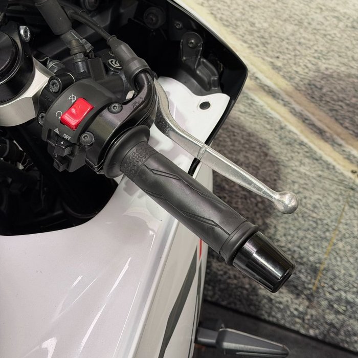 2023 Yamaha YZF-R7LA White