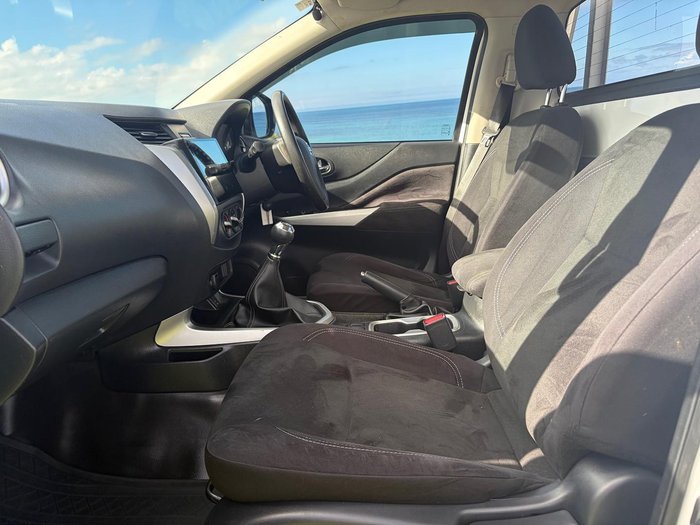 2019 Nissan Navara RX