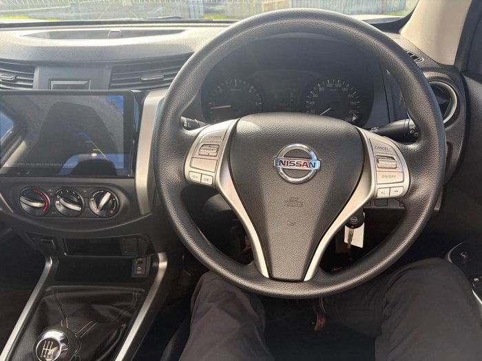 2019 Nissan Navara RX