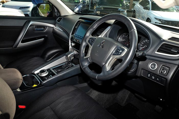 2020 Mitsubishi Pajero Sport GLX