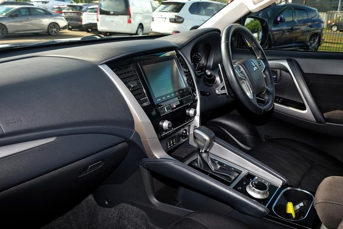 2020 Mitsubishi Pajero Sport GLX
