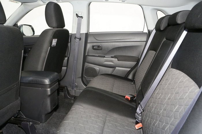 2024 Mitsubishi ASX ES