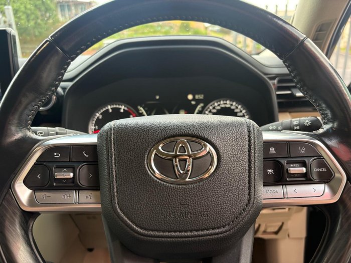 2023 Toyota Landcruiser Sahara ZX