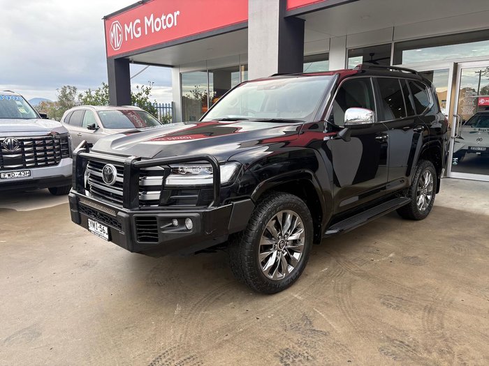 2023 Toyota Landcruiser Sahara ZX