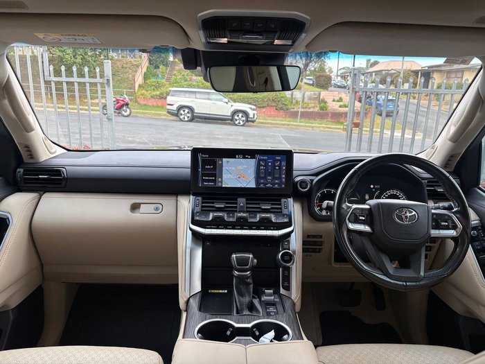2023 Toyota Landcruiser Sahara ZX