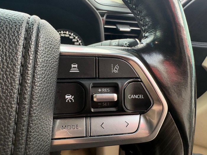 2023 Toyota Landcruiser Sahara ZX