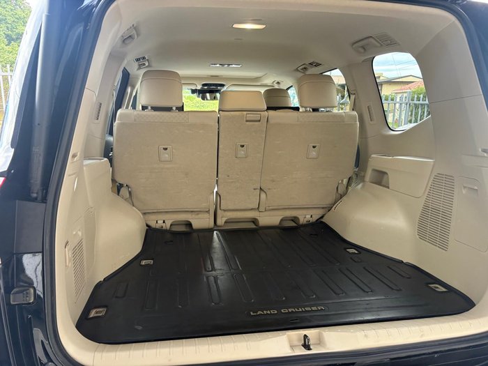 2023 Toyota Landcruiser Sahara ZX