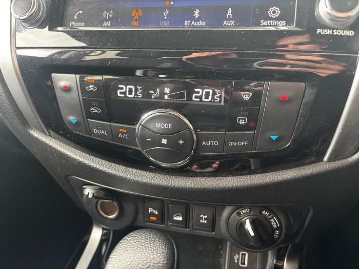 2024 Nissan Navara ST-X
