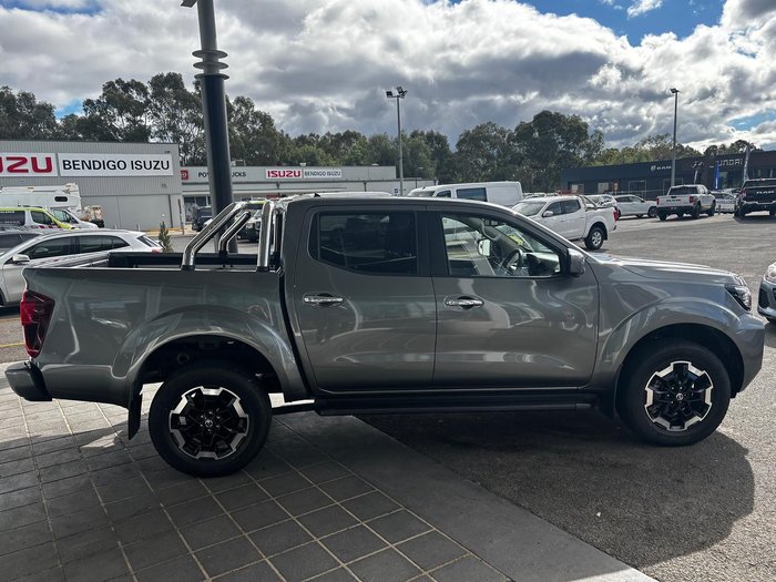 2024 Nissan Navara ST-X