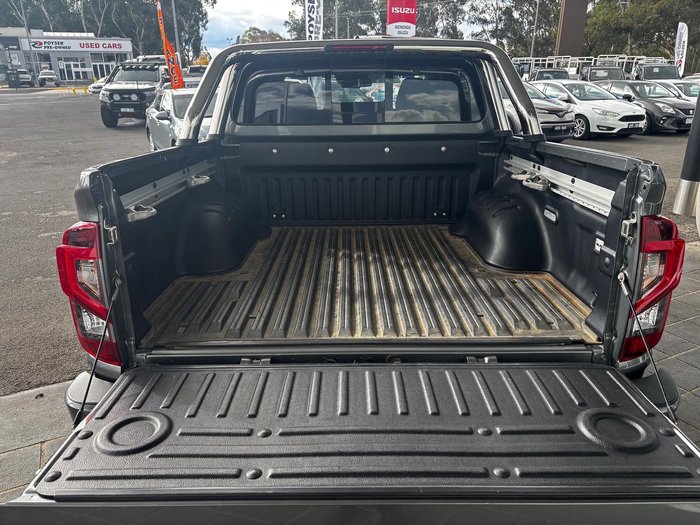 2024 Nissan Navara ST-X