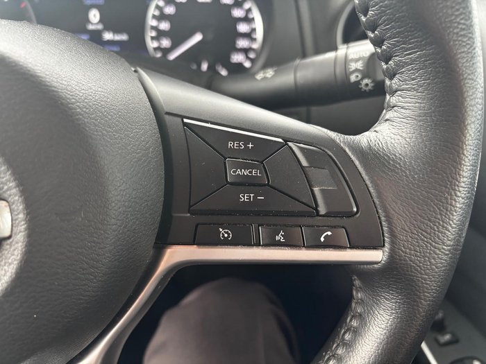2024 Nissan Navara ST-X
