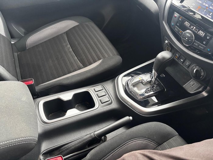 2024 Nissan Navara ST-X