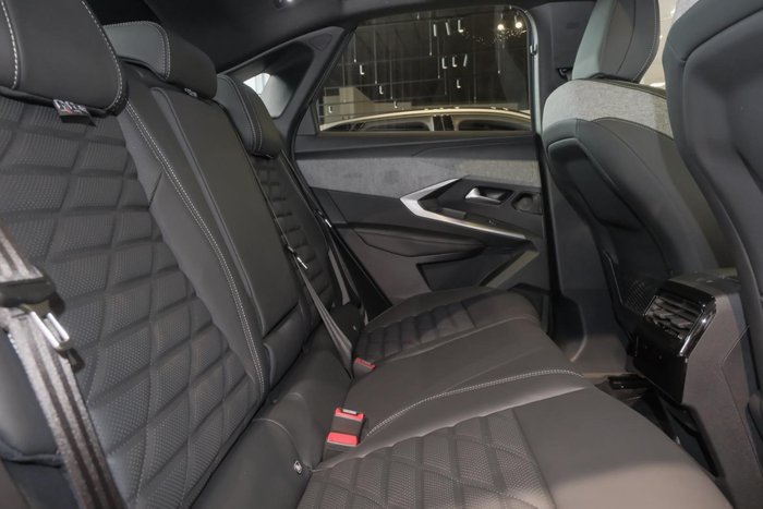 2025 Peugeot 3008 GT Premium Hybrid