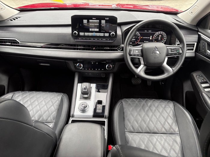 2023 Mitsubishi Outlander Exceed