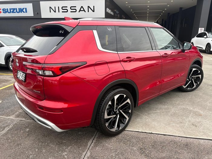 2023 Mitsubishi Outlander Exceed