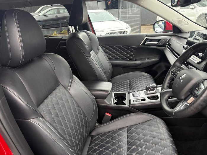 2023 Mitsubishi Outlander Exceed