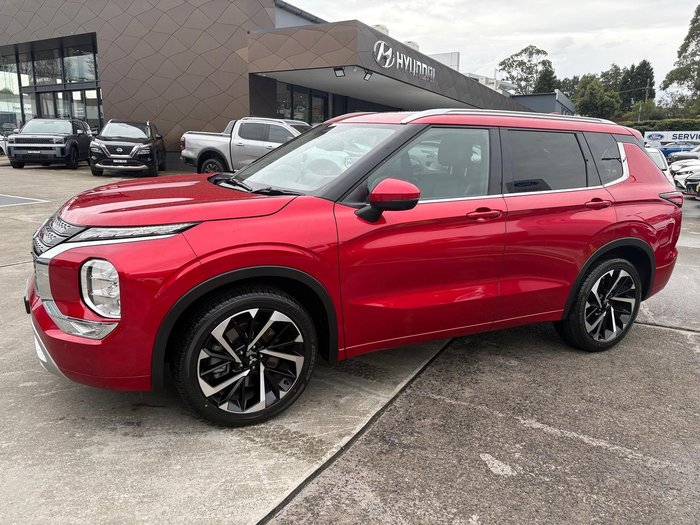2023 Mitsubishi Outlander Exceed