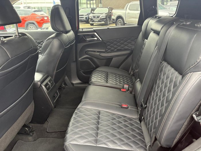 2023 Mitsubishi Outlander Exceed