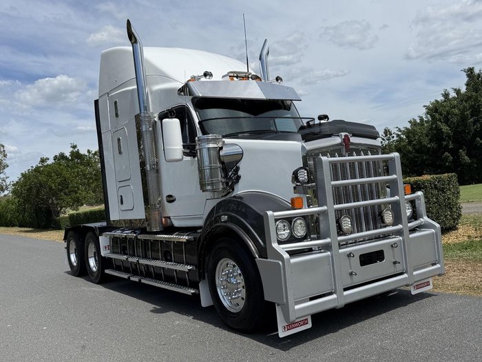 2023 Kenworth T610 SAR White