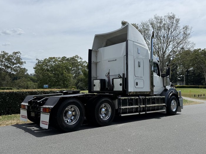 2023 Kenworth T610 SAR White