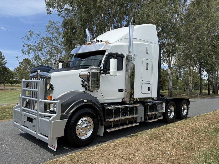 2023 Kenworth T610 SAR White