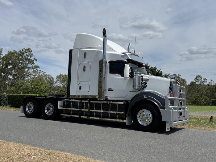 2023 Kenworth T610 SAR White