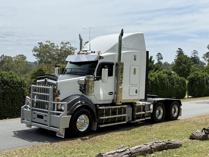 2023 Kenworth T610 SAR White