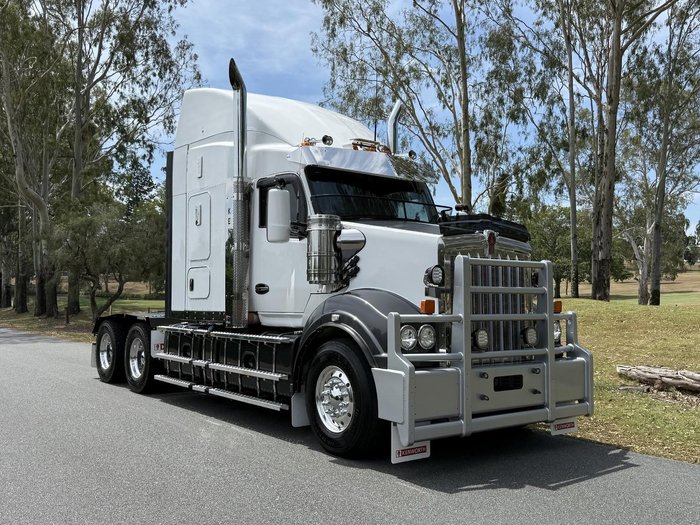 2023 Kenworth T610 SAR White
