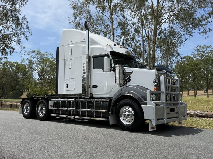2023 Kenworth T610 SAR White