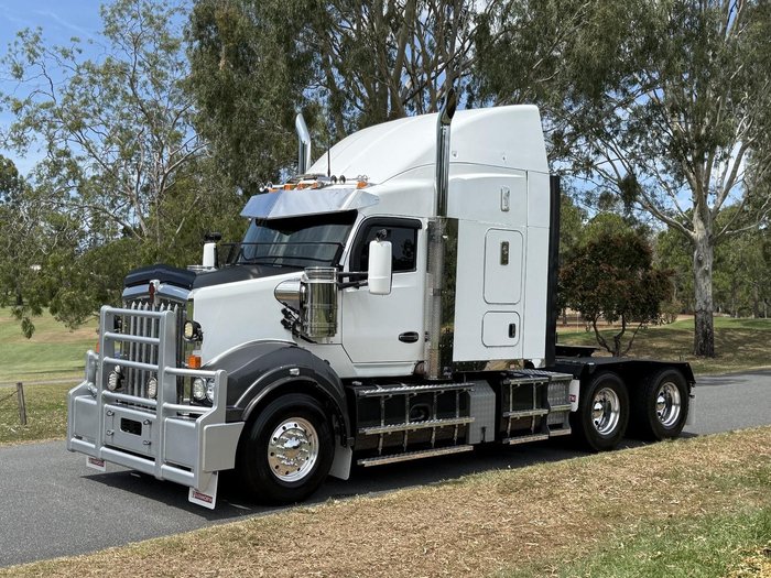 2023 Kenworth T610 SAR White
