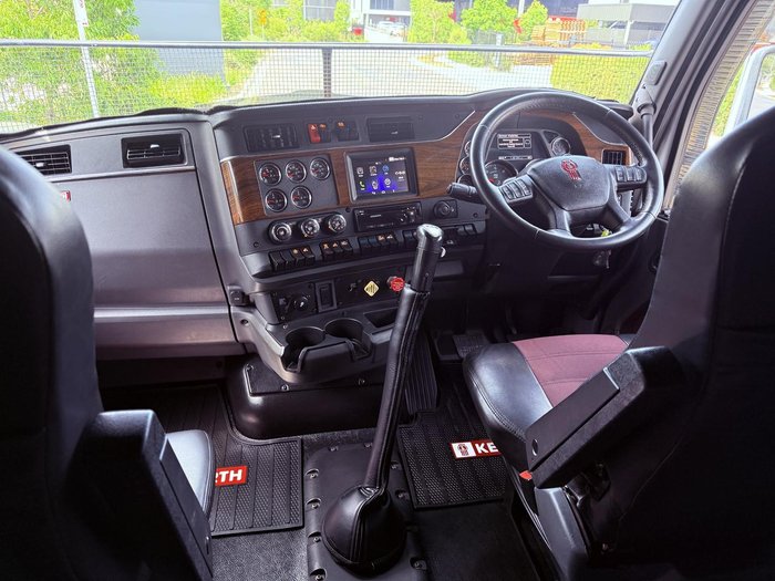 2023 Kenworth T610 SAR White