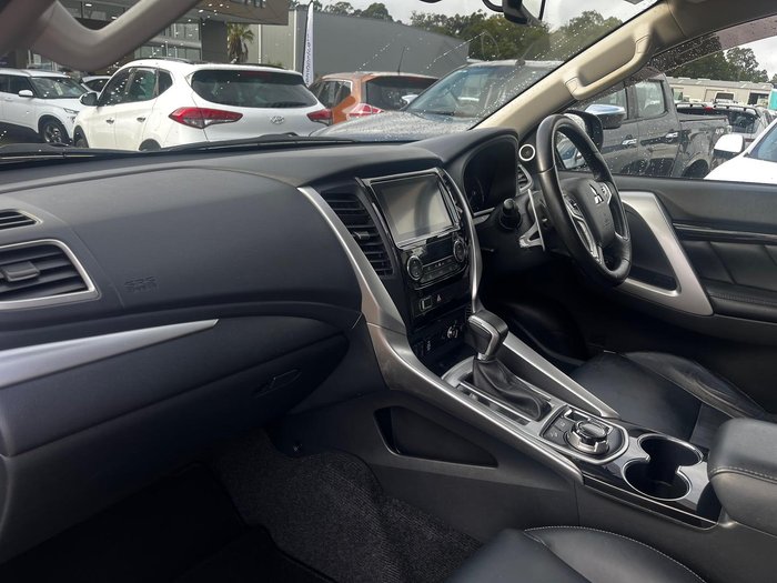 2016 Mitsubishi Pajero Sport Exceed