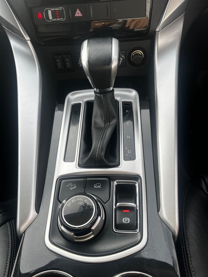2016 Mitsubishi Pajero Sport Exceed